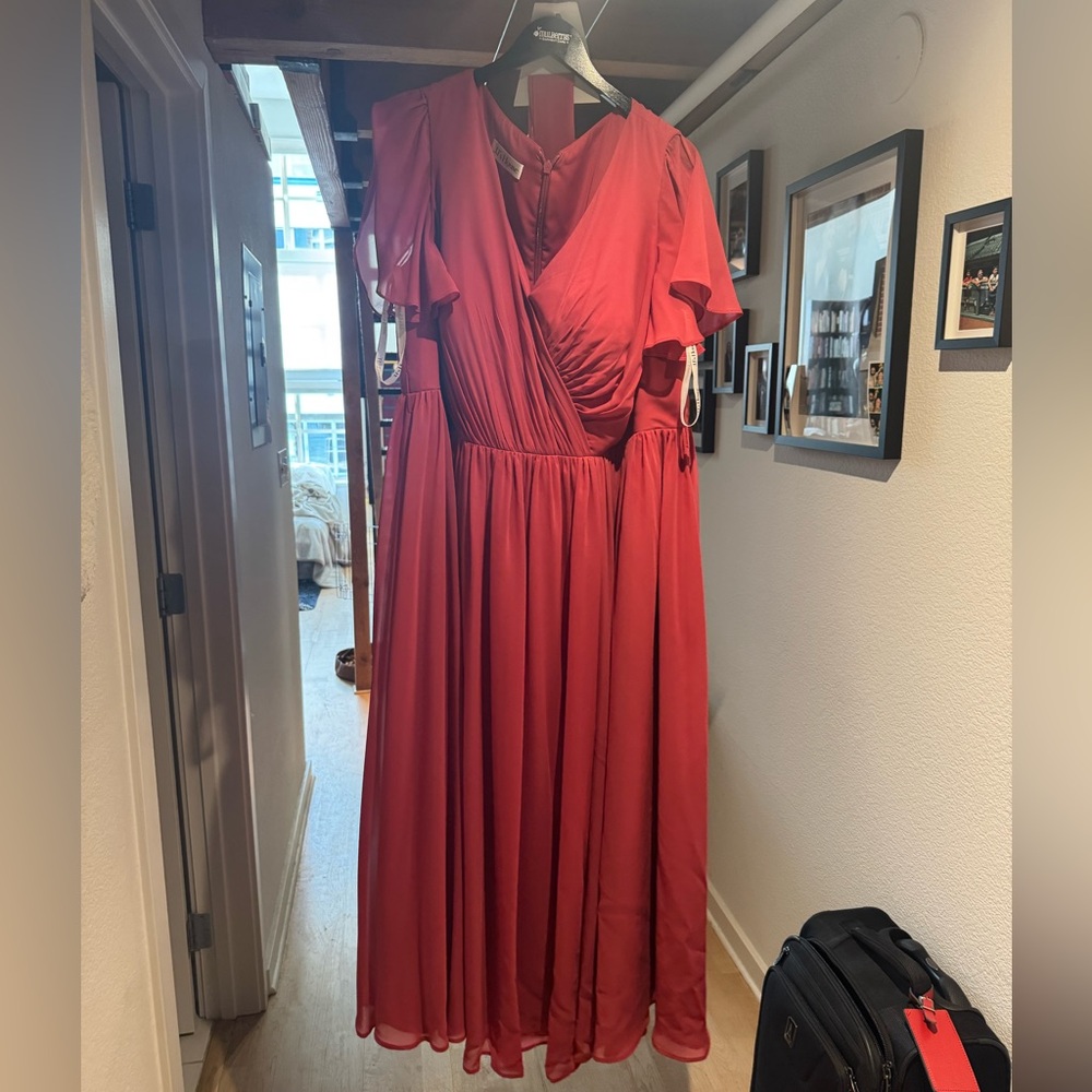 JJ’s House bridesmaids dress